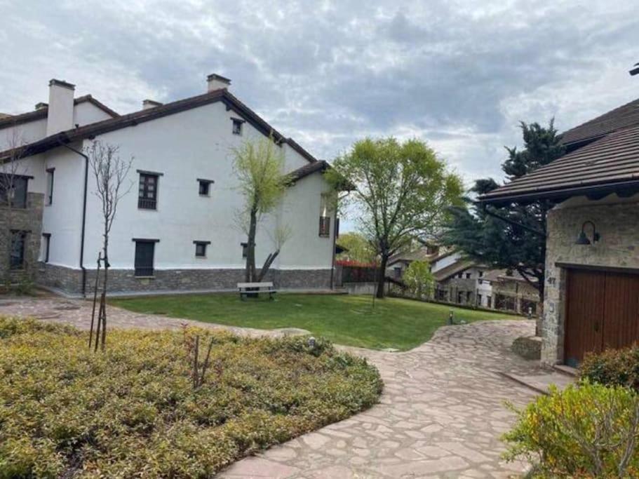 Un Encanto De Duplex Jaca Exterior foto